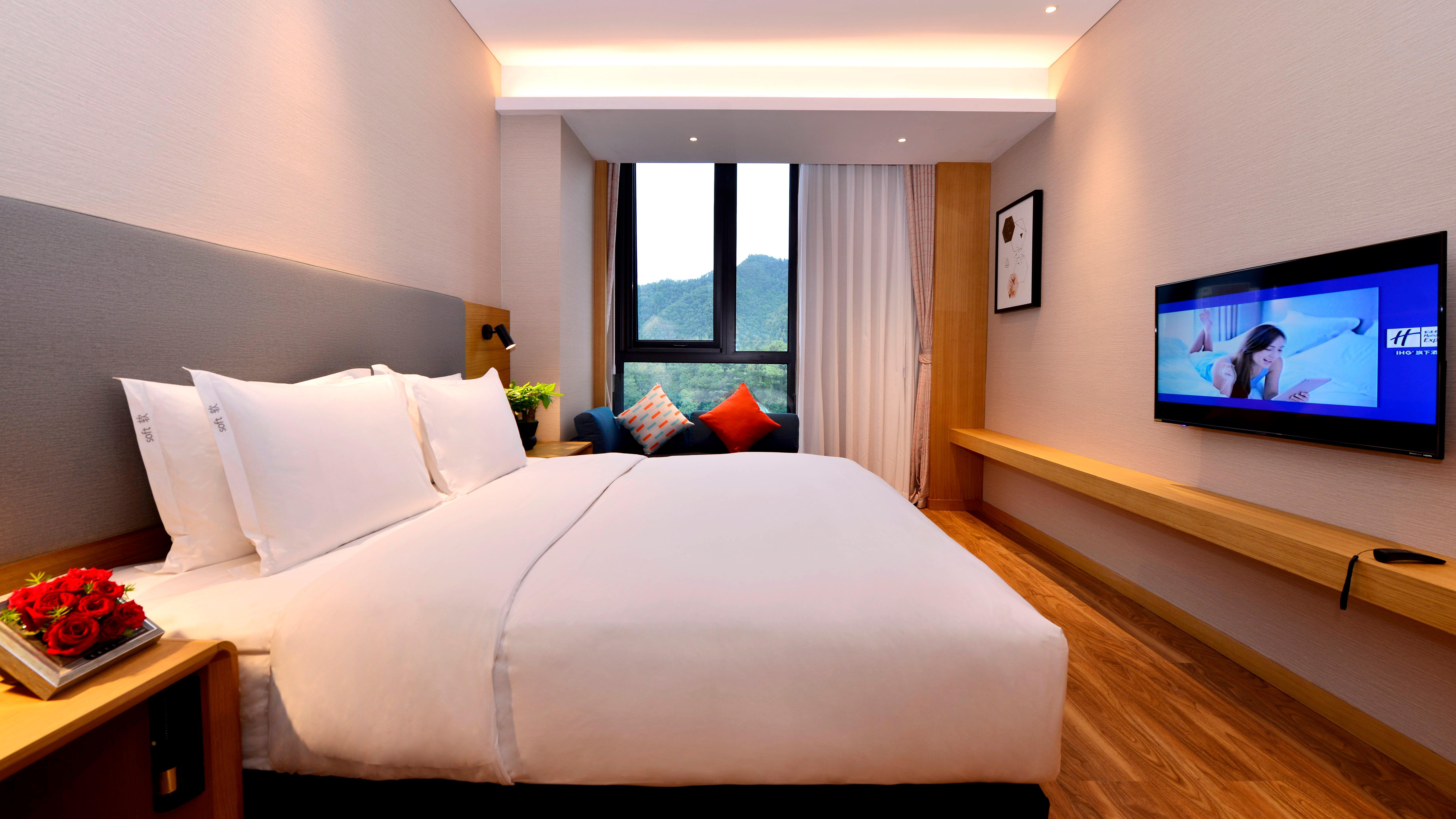 Holiday Inn Express Luanchuan By Ihg Exterior foto