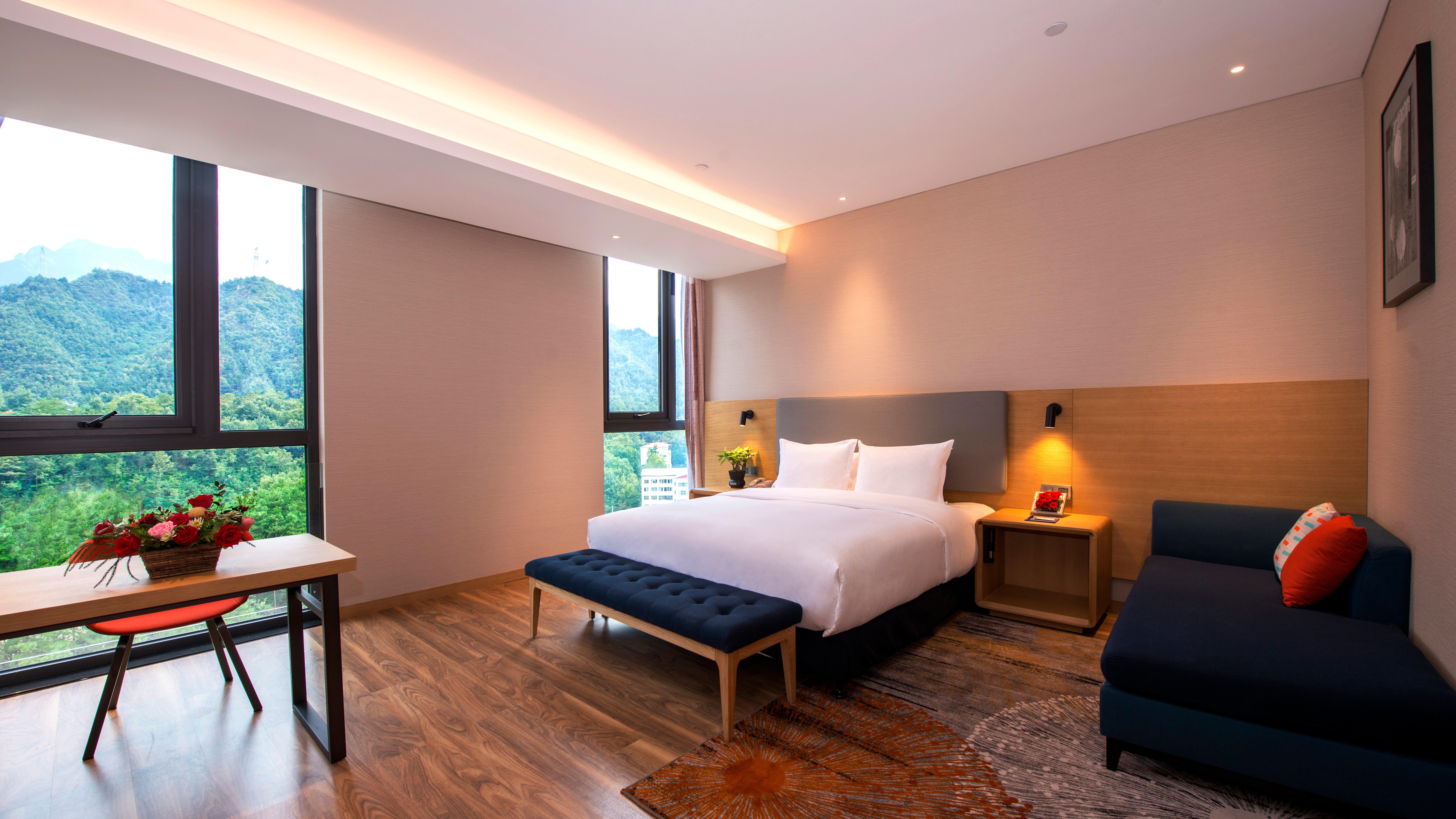Holiday Inn Express Luanchuan By Ihg Exterior foto