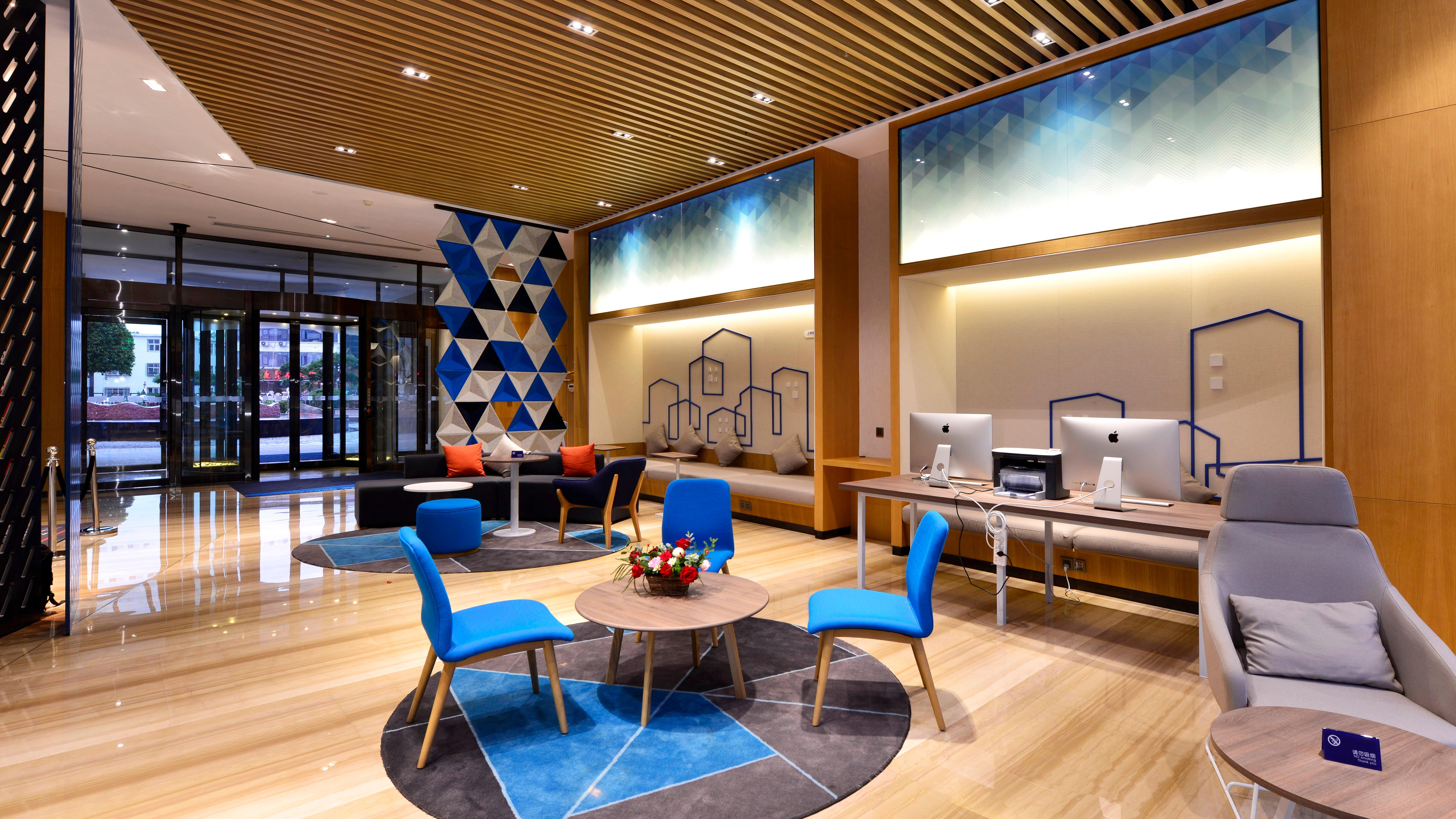 Holiday Inn Express Luanchuan By Ihg Exterior foto
