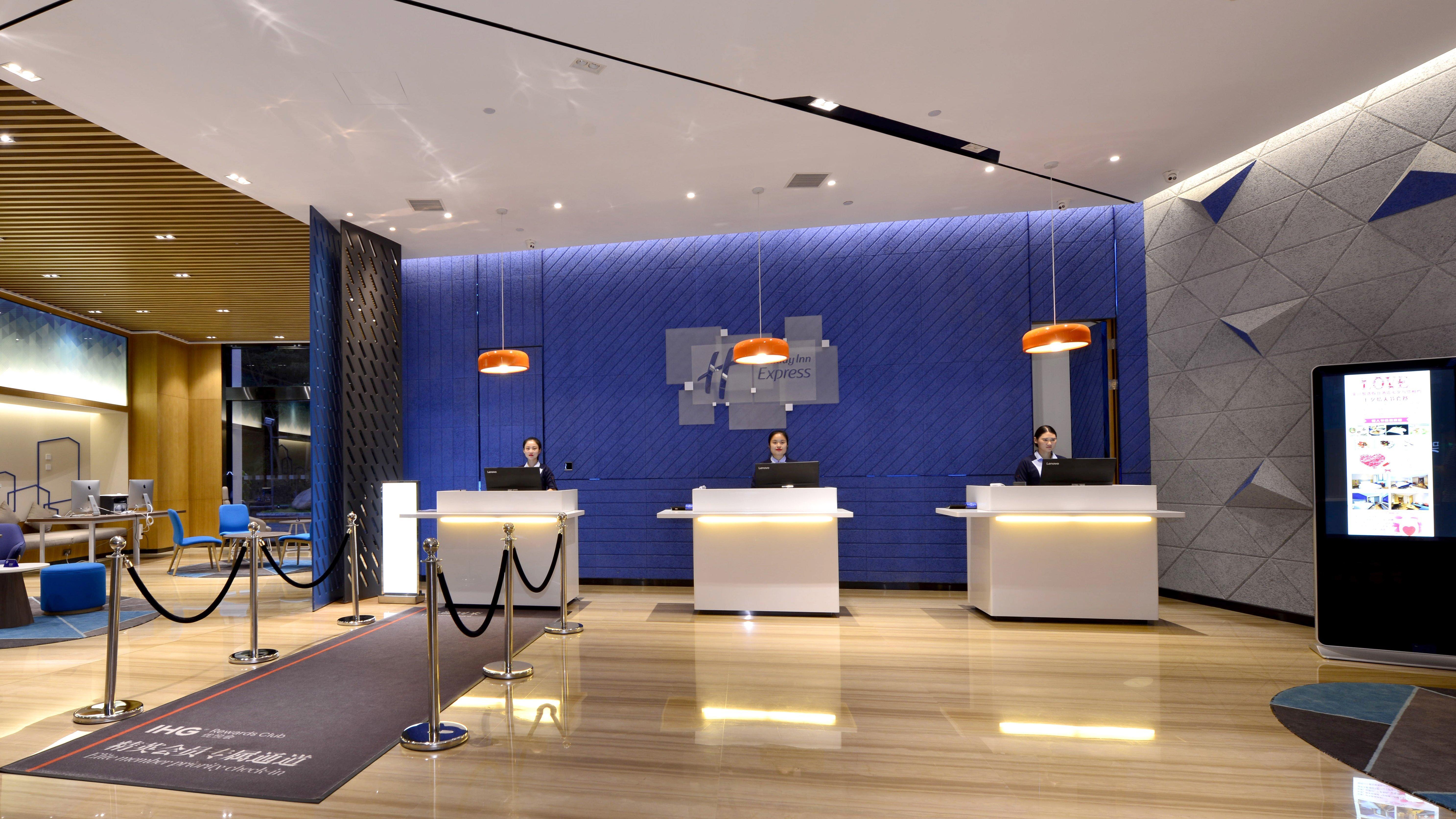 Holiday Inn Express Luanchuan By Ihg Exterior foto
